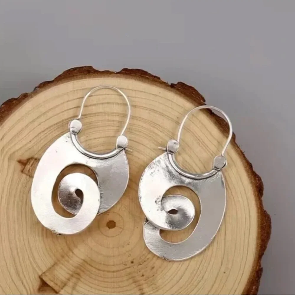 NWT Trendy Silver Tone Spiral Swirl Bohemian Pierced Dangle Earrings!